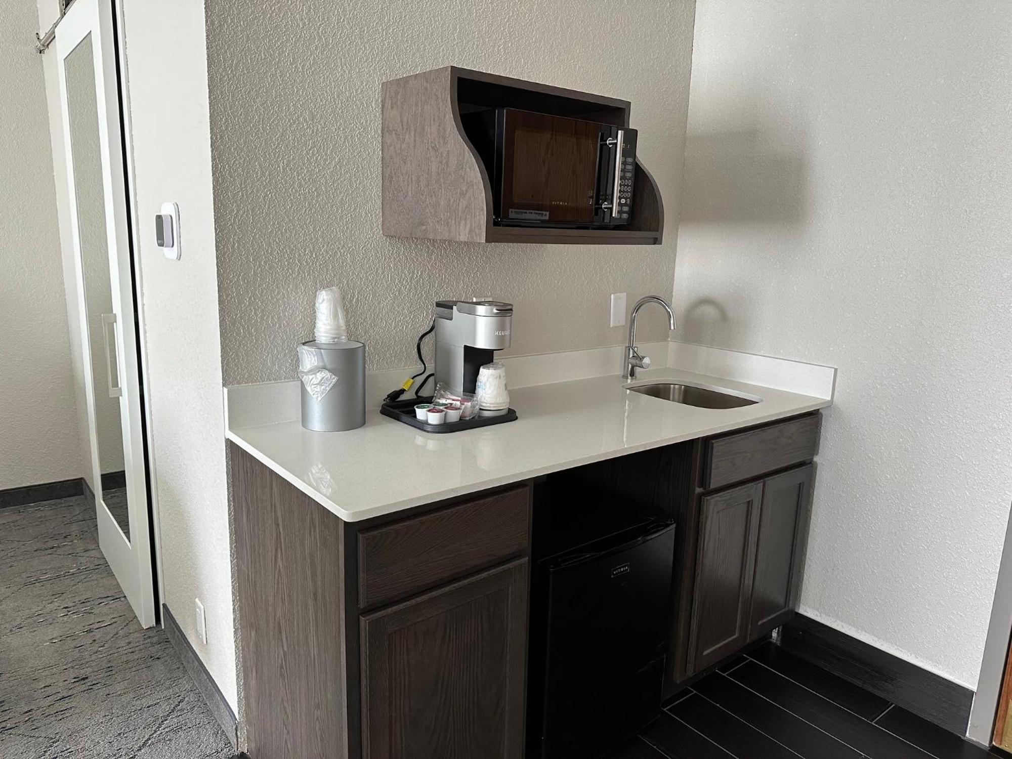 Holiday Inn Express & Suites Eden Prairie - Minneapolis By Ihg Экстерьер фото